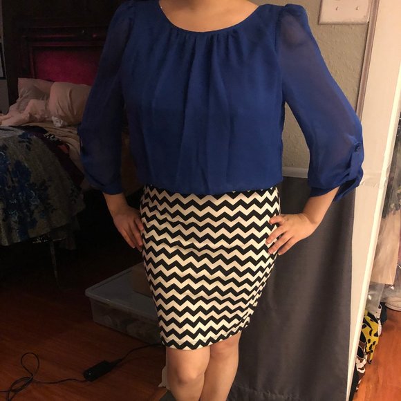 CRYSTAL DOLL Dress - Picture 3 of 3